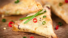 Samoussas au bœuf et Bresse Bleu