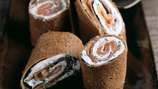 Crêpes au saumon et au Philadelphia Fines Herbes