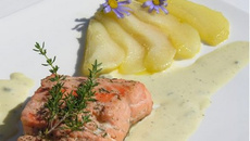 Saumon à la poire, sauce Roquefort Papillon