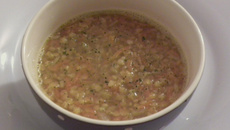 Soupe aux lentilles corail, carottes, ail et épices douces