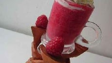 Verrines framboise-amandes à la crème de pistaches