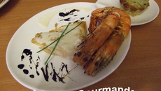 Duo de perche/gambas, sauce champagne et son flan de courgettes