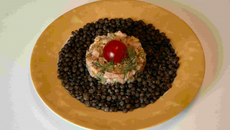 Tartare de saumon et sa salade de lentilles