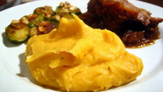 Purée de pommes de terre et carottes au persil