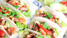 Tacos de mortadelle et steak haché Isla Délice Halal