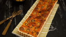 Tarte à la ricotta, tomates séchées et olives