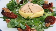 Pommes de terre au foie gras fondantes, roquette et tomates confites