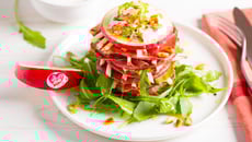 Mille feuilles de pommes Pink Lady® et sauce légère citronnée