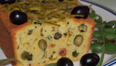 Cake aux blettes et olives marinées à l'ail