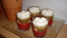 Verrines aux fruits et crème chantilly
