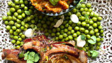 Côte de porc au tandoori et finesse de pois gourmands