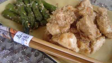 Poulet au Satay Maison et ses Asperges sautées à la chinoise (Ken Hom)