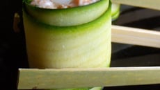 Courgettes en sushi de saumon
