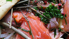 Cipaille au saumon pommes de terre fenouil et oignons