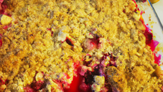 Crumble aux fruits rouges savoureux