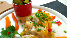 Poulet cocotte accompagné de ses poivrons et sa semoule épicée