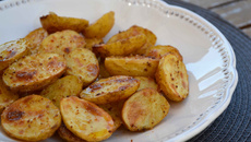 Pommes de terre rôties à la fleur de sel d'Ifaty au piment d'Espelette