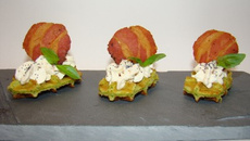 Gaufre au pistou, chantilly de mascarpone aux tomates séchées