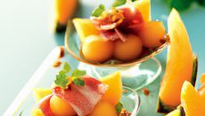 Verrines de melon rôti au miel et de coppa