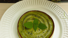 Flan de courgettes à la menthe et au coulis sucré
