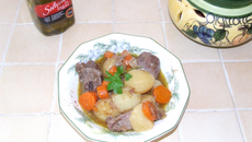 Cocotte de joues de porc en curry aux petits légumes