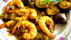 Gambas au curry et aux aubergines braisées maison