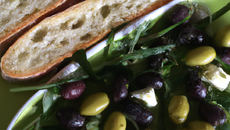 Verdure & petits chèvres aux pains d'olives