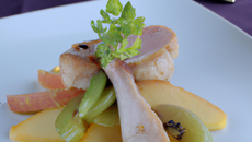 Chapon aux poires et banyuls