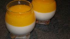 Panna cotta à la noix de coco et son coulis de mangue