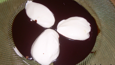 Mousse choclat blanc sauce chocolat noir