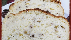 Moelleux au roquefort et noix de pécan