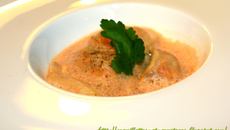 Raviole de langoustine et sa bisque émulsionnée...