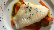 Papillote de cabillaud, étuvée de légumes au Neufchâtel