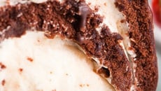 Bûche de Noël façon forêt noire maison