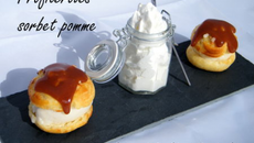 Profiteroles à la pomme, caramel et chantilly au Cidre