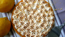 Tarte au citron meringuée sur sablé breton