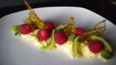 Riz au lait aux framboises, kiwis et caramel