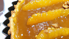 Tarte aux oranges et aux noisettes caramélisées