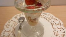 Melba de fraise meringuée