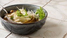 Salade de fenouil à la poire et aux noix