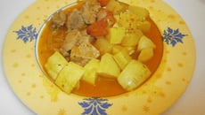 Agneau aux courgettes, tomates, épices et citron confit