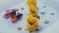 Capeletti de butternut au pintadeau sauce aux foies de volailles