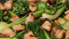 Sauté de porc au bok choy cuit au wok