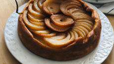 Charlotte aux poires et au miel