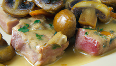 Civet de marcassin aux champignons