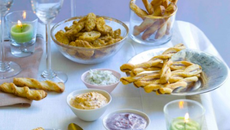 Dip de feuilletés torsadés grillés et petits toasts