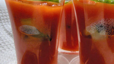 Gaspacho frais aux dés de saumon et cabillaud de Norvège