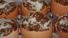 Œufs à la crème de caramabars au caramel