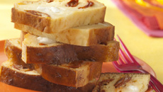 Cake aux tomates séchées, mozzarella et chorizo