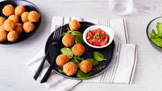 Boulettes de Quinoa & lentilles, sauce tomate aux épices